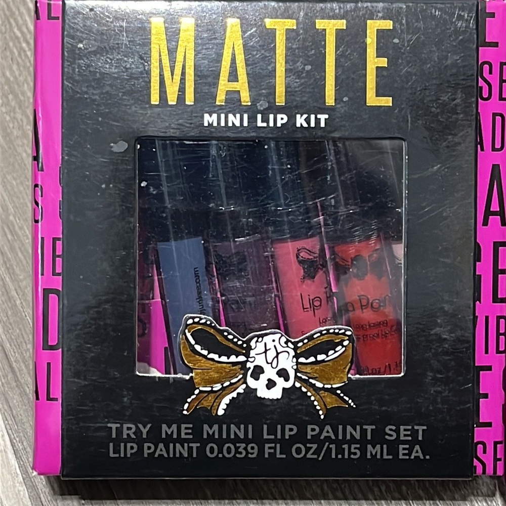 NIB tattoo junkee mini lip kit 5 colors